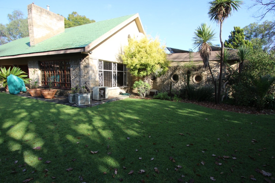 7 Bedroom Property for Sale in Jim Fouchepark Free State